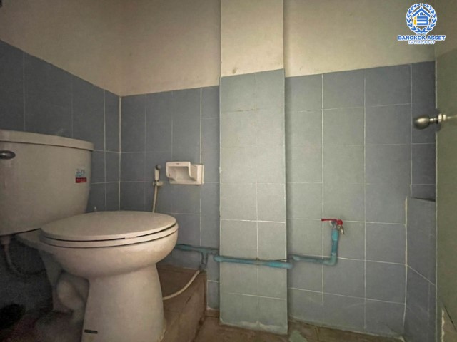 *****อาคารพาณิชย์มือสองย่านนครปฐม ม.สิวารัตน์10 บางเลน เนื้อที่ 19.5 ตร.ว. ฟังก์ชัน 2 ห้องนอน 2 ห้องน้ำ สามารถลงทุนทำธุรกิจได้ ทำเลติดถ.346 เดินทางสะดวก เชื่อมต่อถ.บางบัวทอง-สุพรรณบุรี, ถ.บางบัวทอง-บางพูน ใกล้เทสโก้ โลตัส บางเลน ราคาสุดคุ้มต่ำกว่าราคาประเมิน!